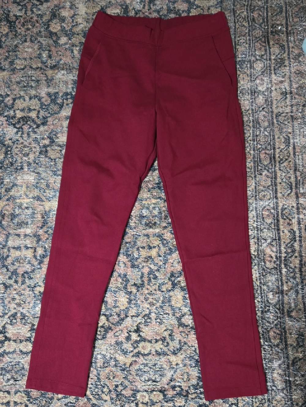 Women's Ankle-Length Cropped Pants in Burgundy